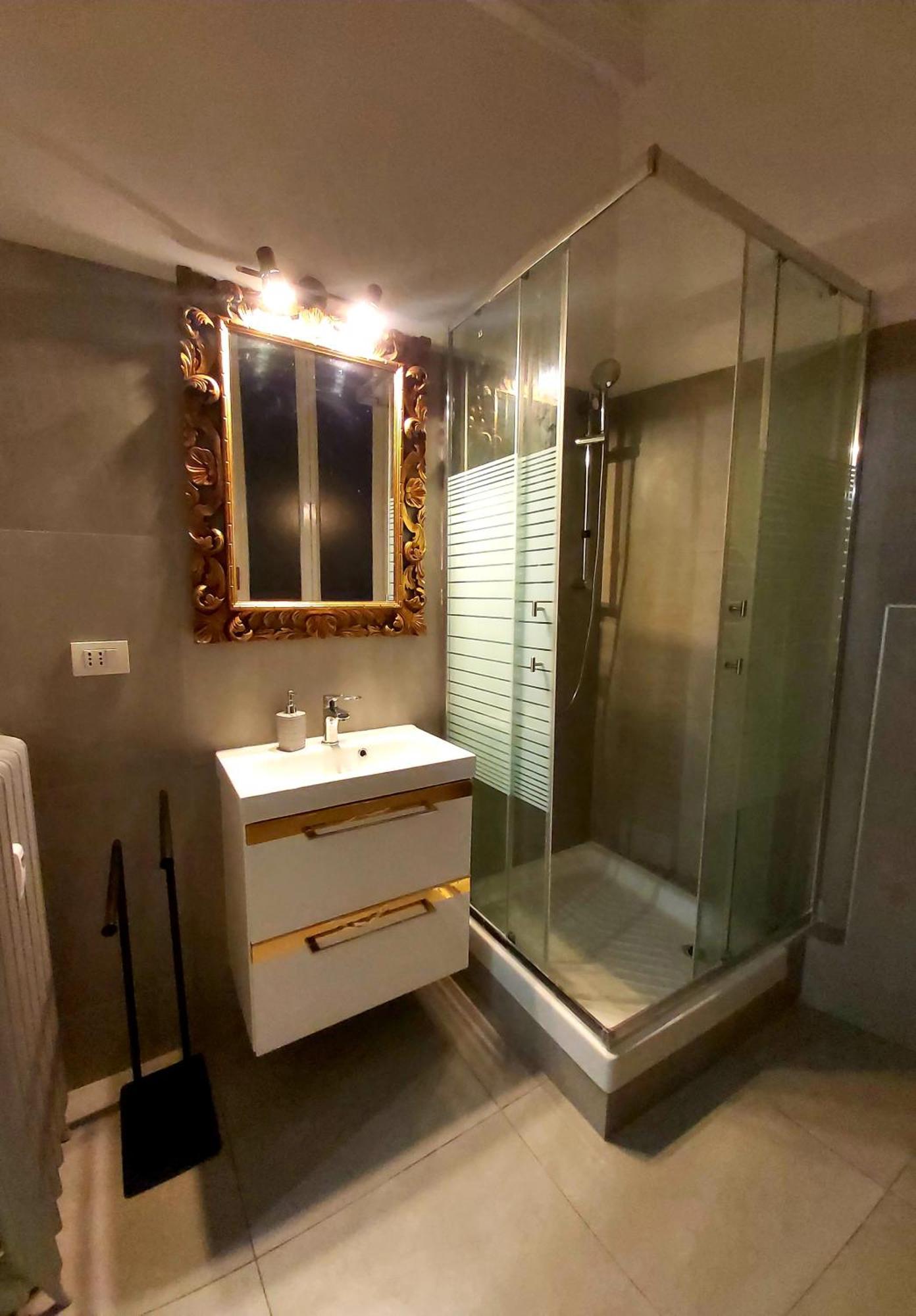 Central Chic Apartment Генуа Екстериор снимка
