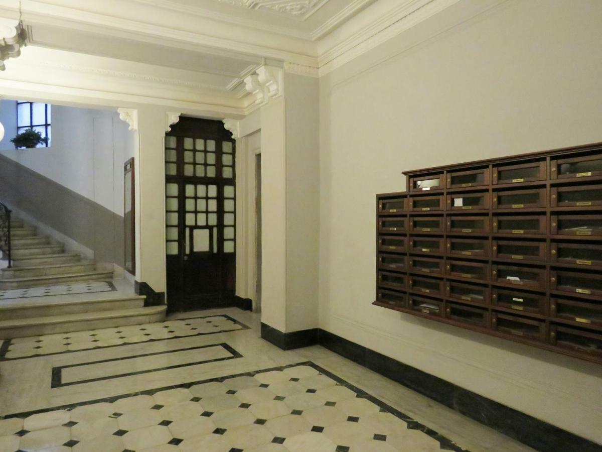 Central Chic Apartment Генуа Екстериор снимка