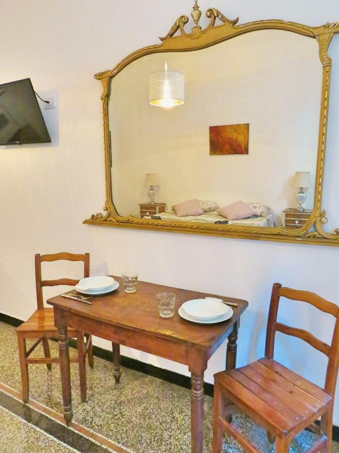 Central Chic Apartment Генуа Екстериор снимка