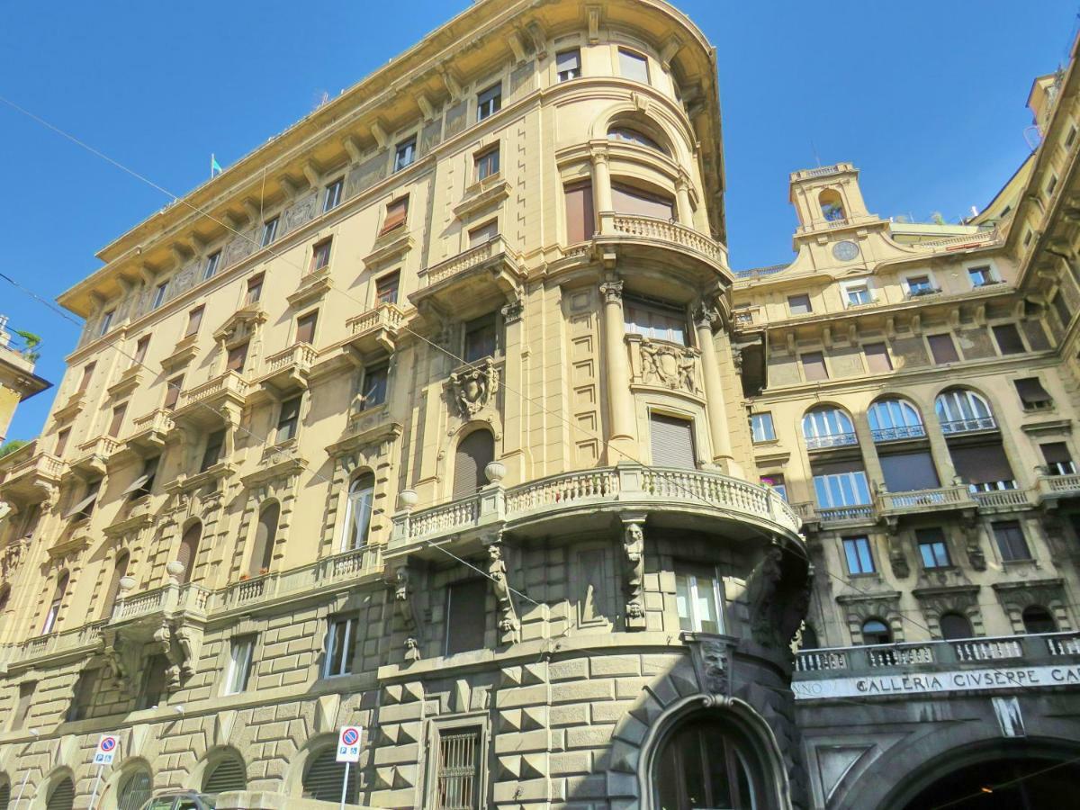 Central Chic Apartment Генуа Екстериор снимка